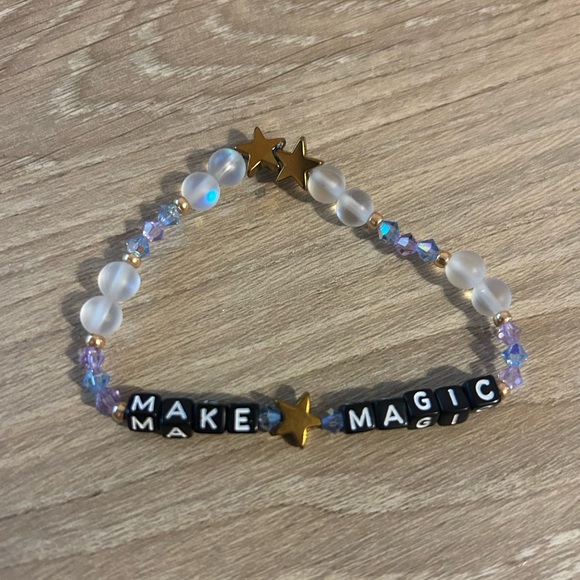 Make Magic beaded Disney bracelet - Picture 4 of 4